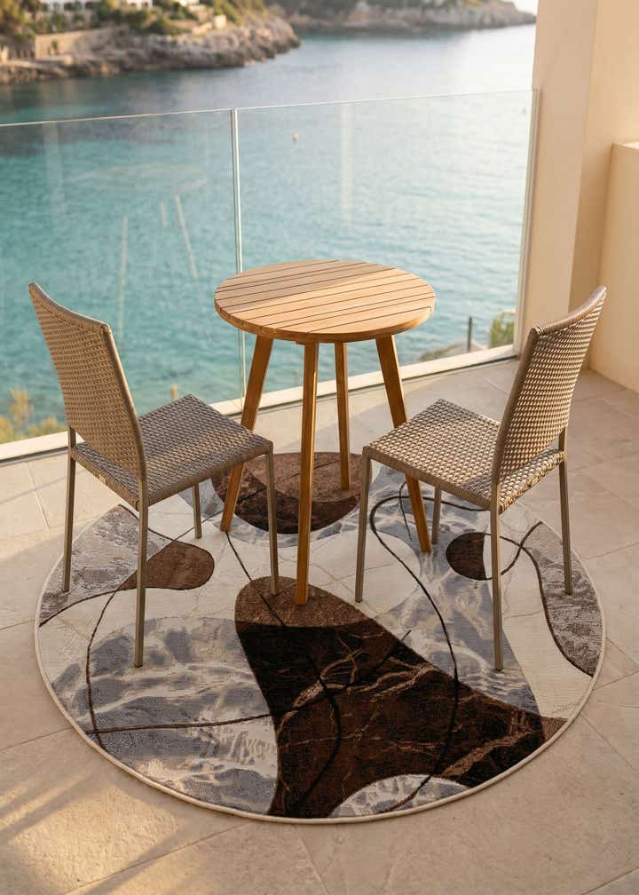 5' x 5' Easy-Clean Modern Indoor / Outdoor Round Rug