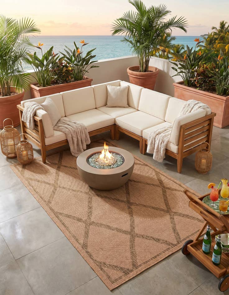 Detail image of 5' x 8' Easy-Clean Trellis Indoor / Outdoor Rug