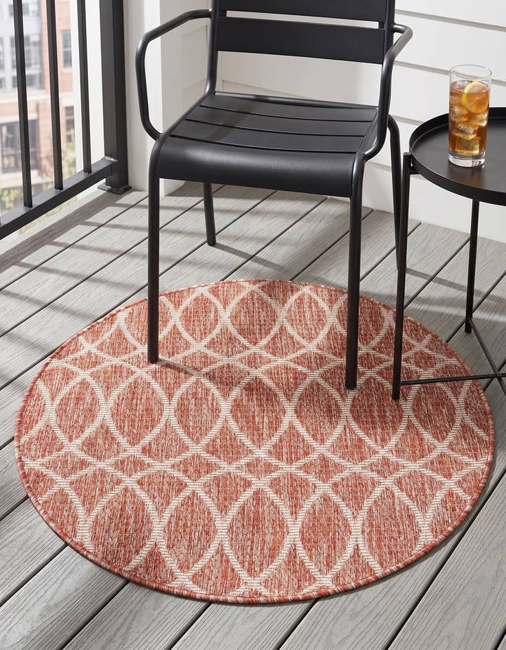 Detail image of 3' x 3' Easy-Clean Trellis Indoor / Outdoor Round Rug