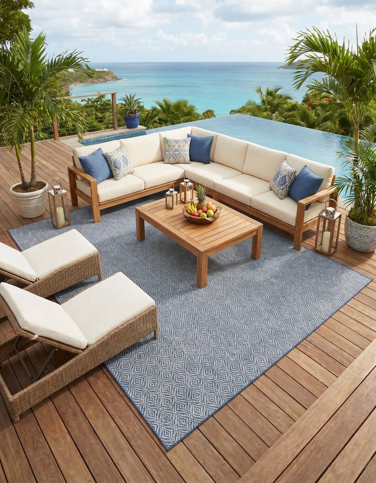 Detail image of 9' x 12' Easy-Clean Lattice Indoor / Outdoor Rug