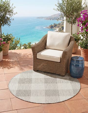 3' x 3' Easy-Clean Checkered Indoor / Outdoor Round Rug