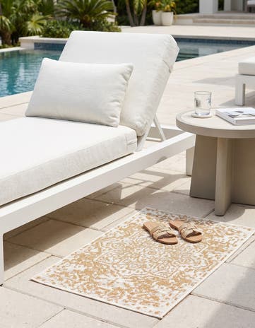 Beige Easy-Clean Jill Zarin Dubai Indoor / Outdoor Rug