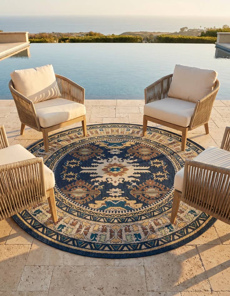 Detail image of 7' 10 x 7' 10 Easy-Clean Baja Indoor / Outdoor Round Rug