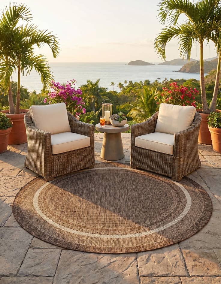 Detail image of 6' 1 x 6' 1 Easy-Clean Border Indoor / Outdoor Round Rug