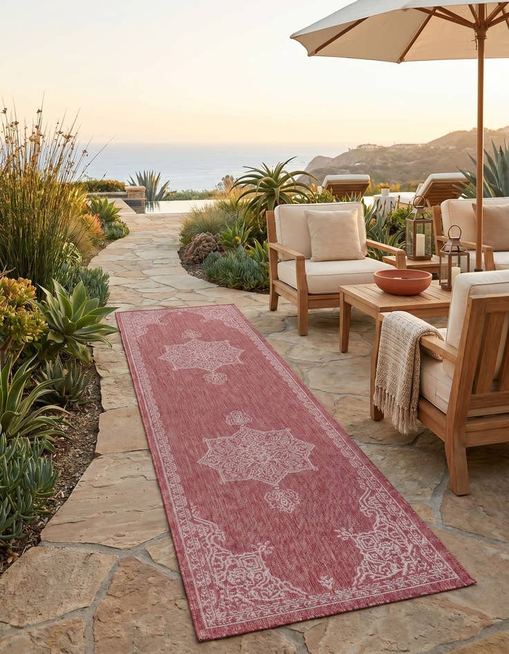 Detail image of 2' 7 x 10' Easy-Clean Traditional Indoor / Outdoor Runner Rug