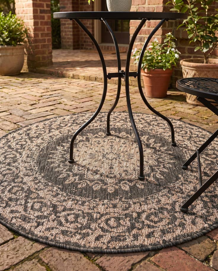 Detail image of 3' x 3' Easy-Clean Traditional Indoor / Outdoor Round Rug
