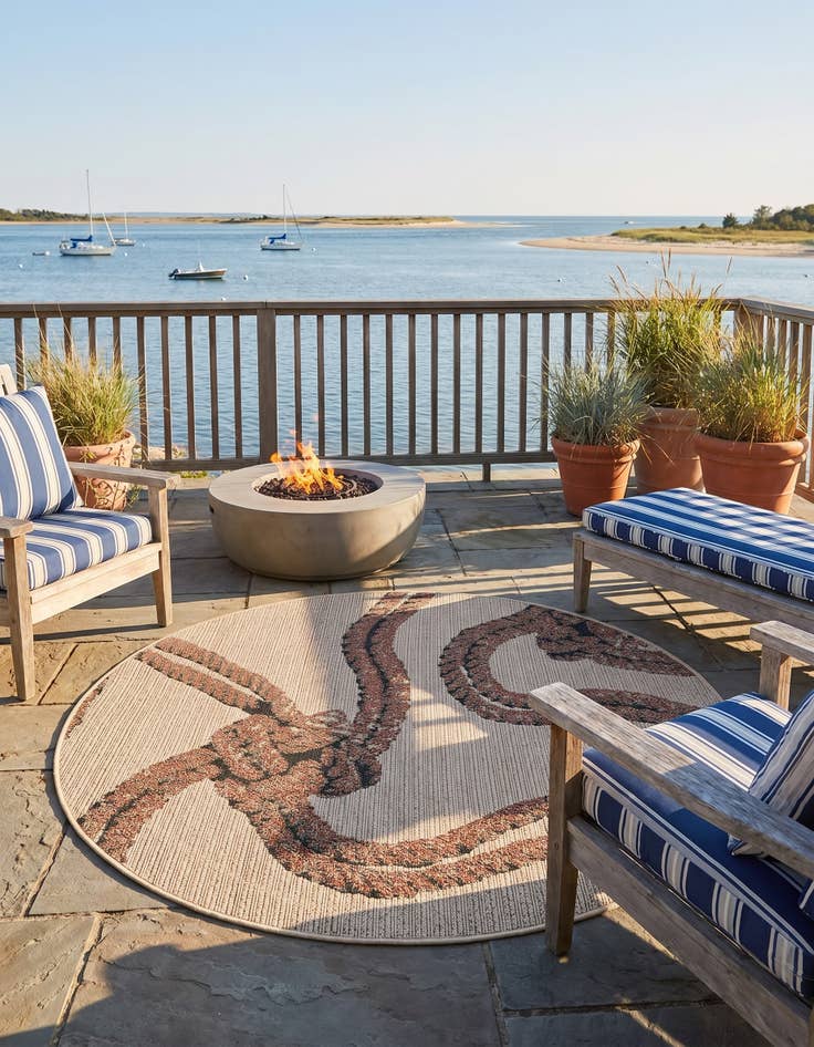 Detail image of 4' x 4' Easy-Clean Coastal Indoor / Outdoor Round Rug