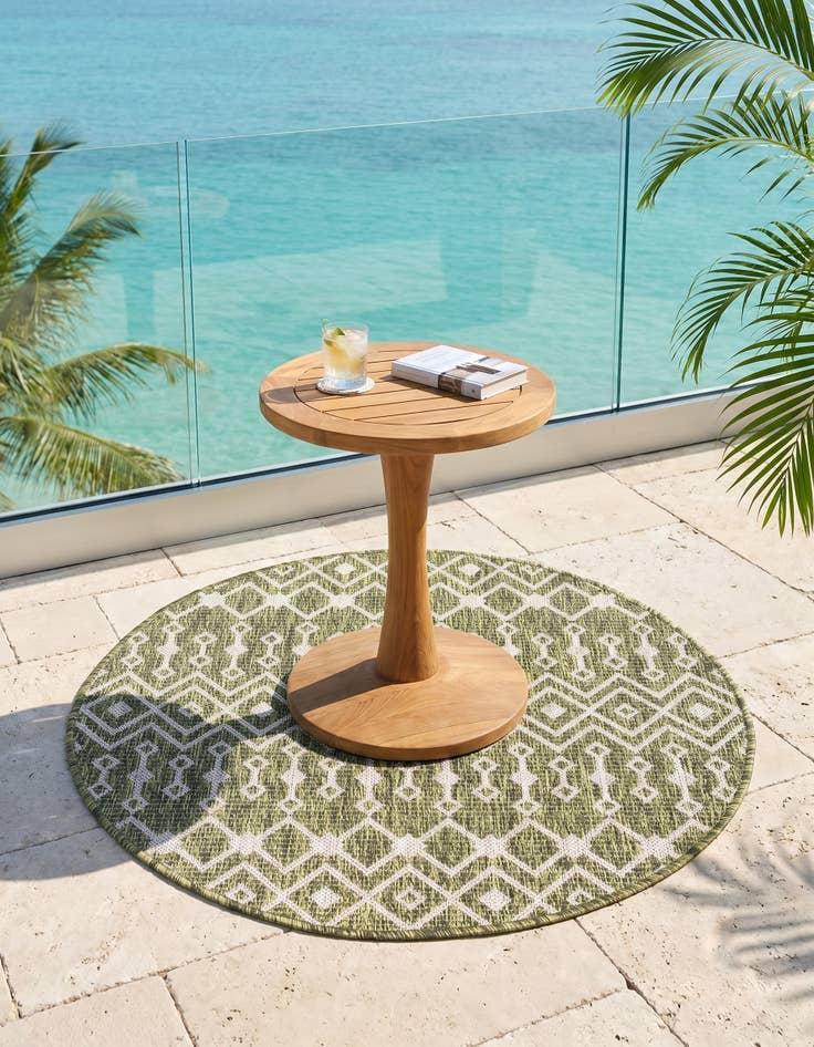 Detail image of 3' x 3' Easy-Clean Trellis Indoor / Outdoor Round Rug