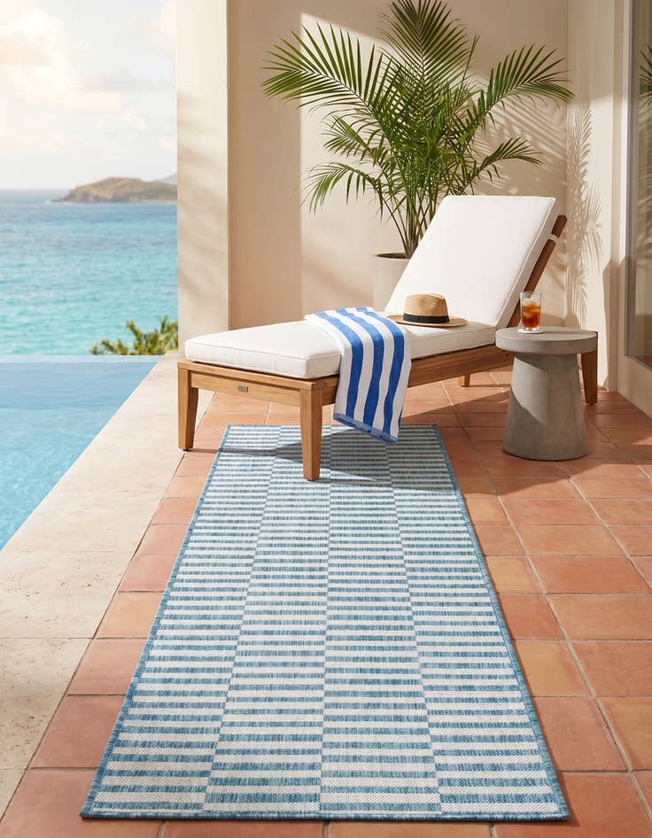 Detail image of 2' x 6' Easy-Clean Striped Indoor / Outdoor Runner Rug