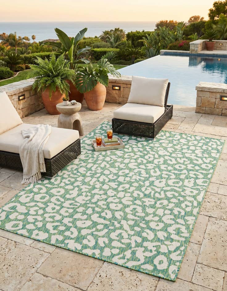 Detail image of 5' 3 x 8' Easy-Clean Safari Indoor / Outdoor Rug