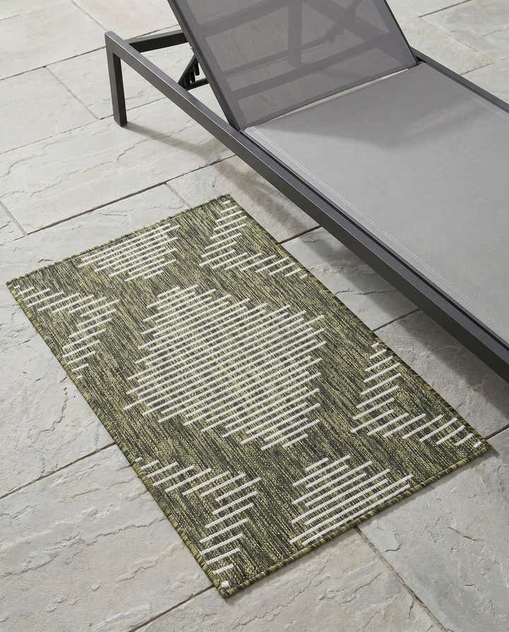 2' x 3' Easy-Clean Modern Indoor / Outdoor Rug