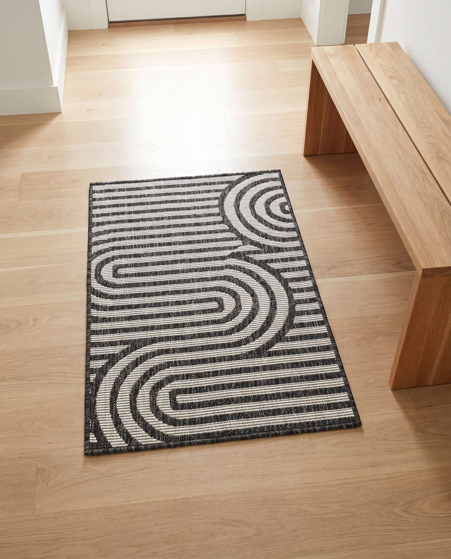 2' x 3' Easy-Clean Modern Indoor / Outdoor Rug