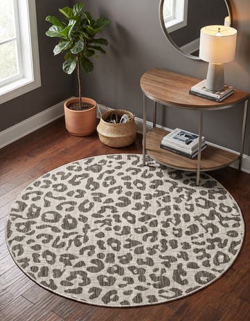 5' 3 x 5' 3 Easy-Clean Safari Indoor / Outdoor Round Rug