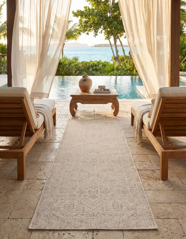 Detail image of 2' 7 x 12' Easy-Clean Aztec Indoor / Outdoor Runner Rug