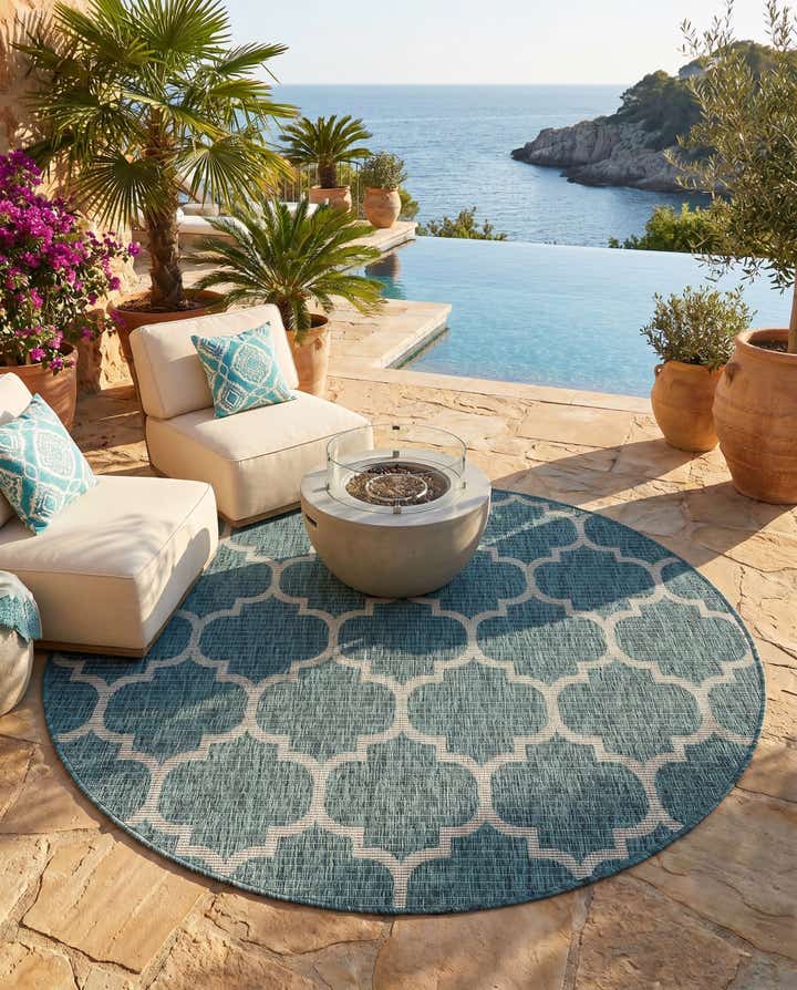 5' 3 x 5' 3 Easy-Clean Lattice Indoor / Outdoor Round Rug