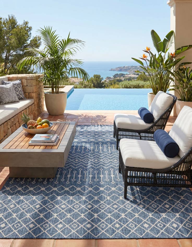 Detail image of 10' x 14' Easy-Clean Trellis Indoor / Outdoor Rug