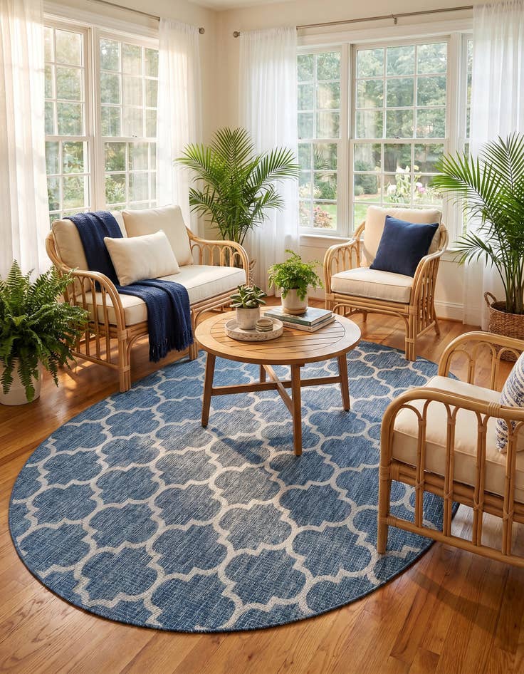 Detail image of 7' 10 x 10' Easy-Clean Lattice Indoor / Outdoor Oval Rug