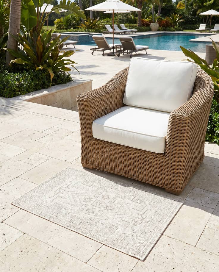 Detail image of 2' x 3' Easy-Clean Aztec Indoor / Outdoor Rug