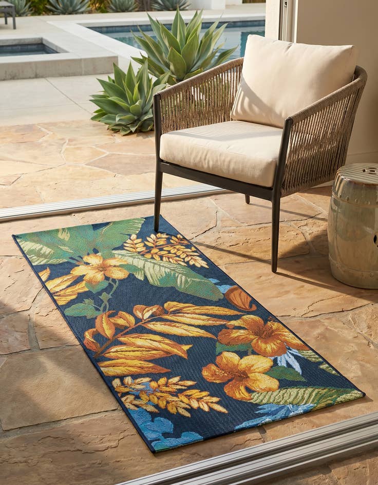 Detail image of 2' x 4' Easy-Clean Botanical Indoor / Outdoor Runner Rug