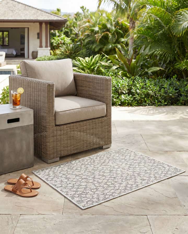 2' x 3' 1 Easy-Clean Safari Indoor / Outdoor Rug