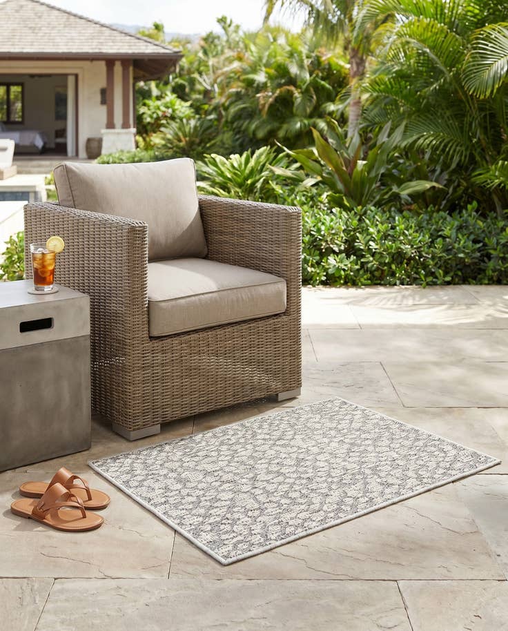 Detail image of 2' x 3' 1 Easy-Clean Safari Indoor / Outdoor Rug