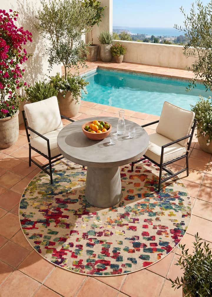 7' 10 x 7' 10 Easy-Clean Casablanca Indoor / Outdoor Round Rug