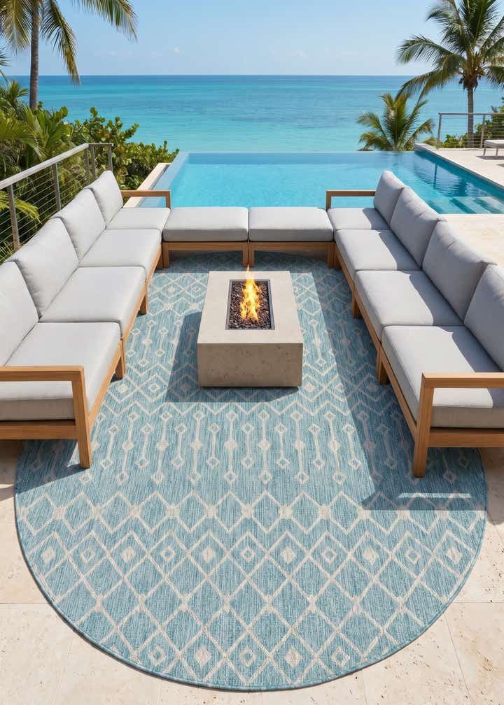 7' 10 x 10' Easy-Clean Trellis Indoor / Outdoor Oval Rug