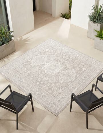 Light Gray Easy-Clean Aztec Indoor / Outdoor Square Rug