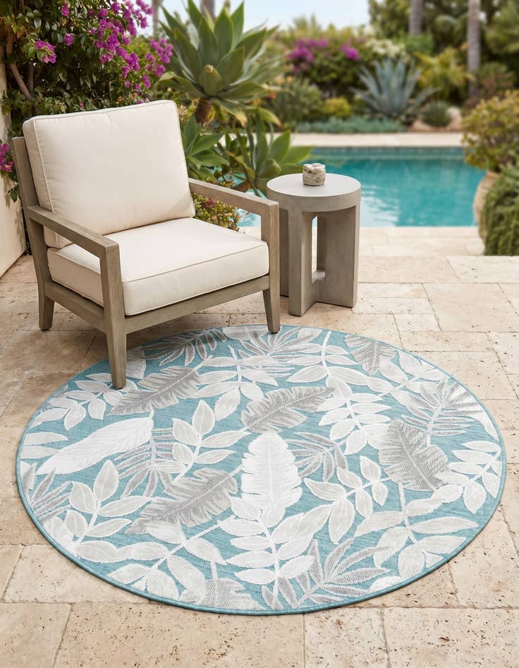 Detail image of 4' 5 x 4' 5 Easy-Clean Botanical Indoor / Outdoor Round Rug