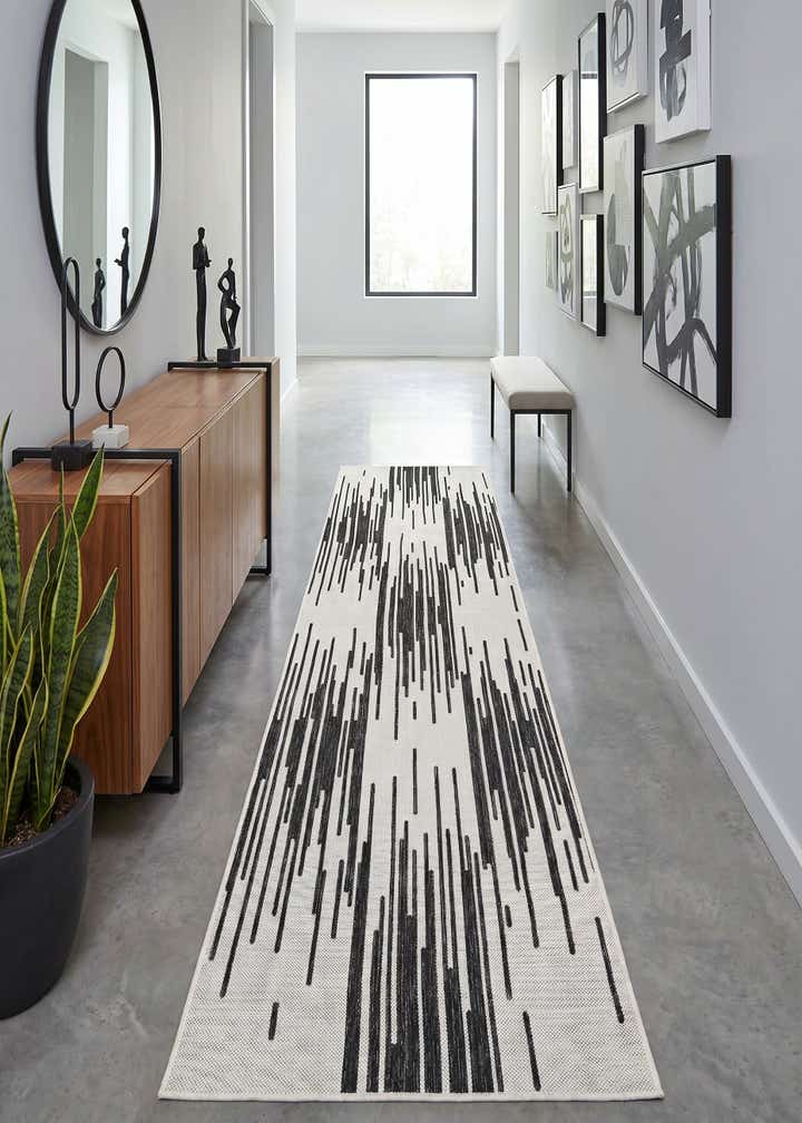 2' 7 x 12' Easy-Clean Modern Indoor / Outdoor Runner Rug