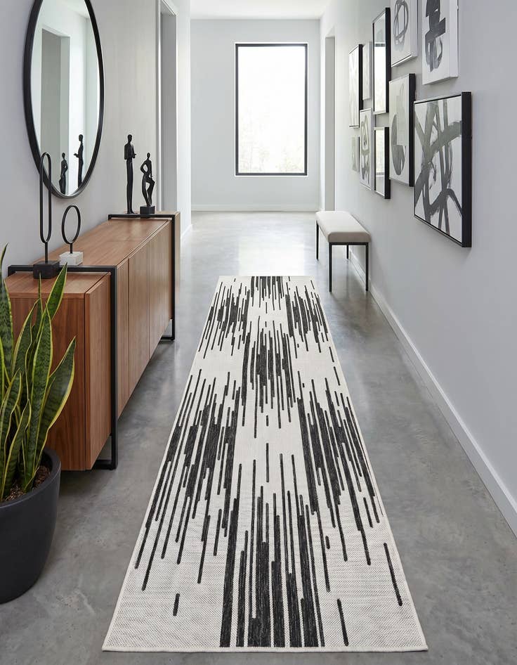 Detail image of 2' 7 x 12' Easy-Clean Modern Indoor / Outdoor Runner Rug