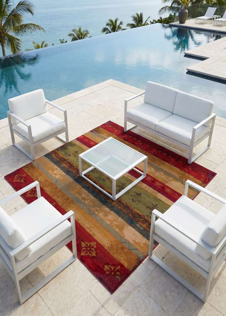 7' 10 x 7' 10 Easy-Clean Modern Indoor / Outdoor Square Rug