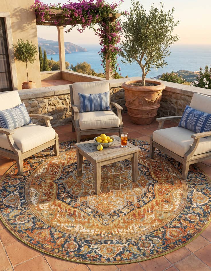 Detail image of 7' 10 x 7' 10 Easy-Clean Traditional Indoor / Outdoor Round Rug