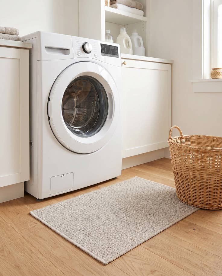 Detail image of 2' x 3' Easy-Clean Solid Indoor / Outdoor Rug