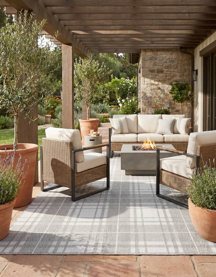 Detail image of 7' 10 x 7' 10 Easy-Clean Checkered Indoor / Outdoor Square Rug