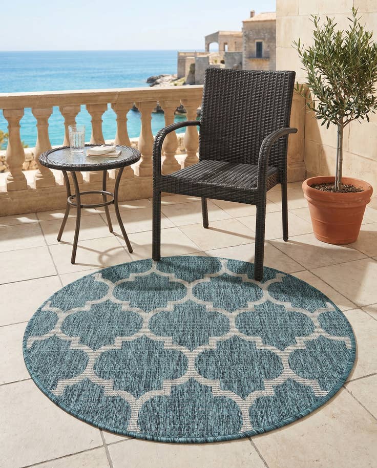 Detail image of 3' x 3' Easy-Clean Trellis Indoor / Outdoor Round Rug