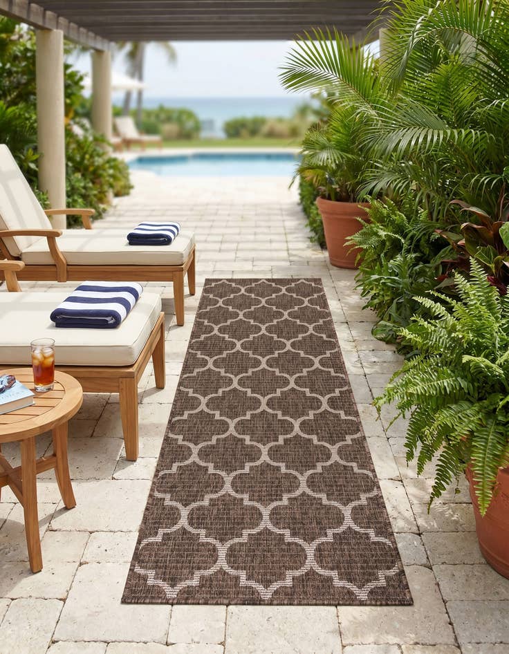Detail image of 2' x 6' Easy-Clean Trellis Indoor / Outdoor Runner Rug