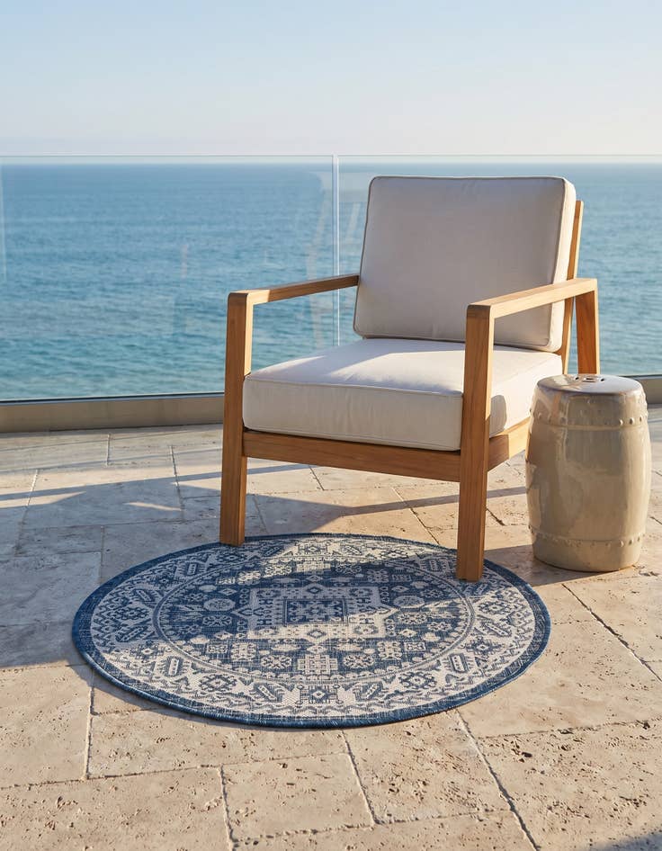 Detail image of 3' x 3' Easy-Clean Aztec Indoor / Outdoor Round Rug