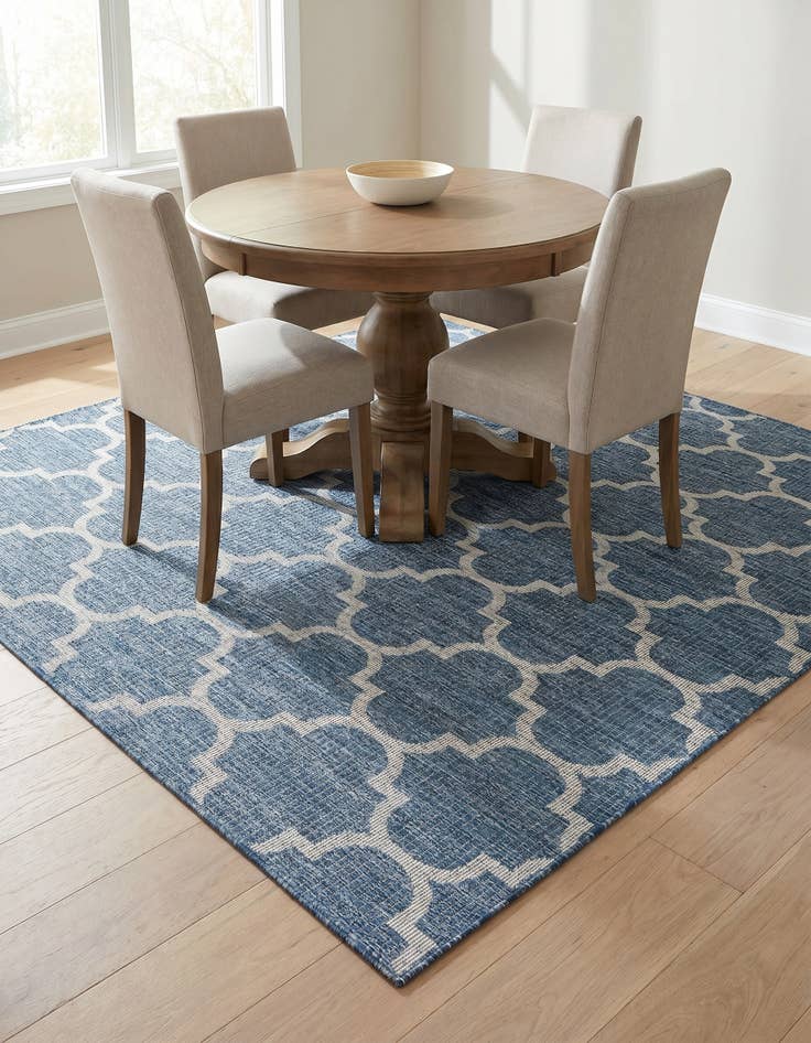 Detail image of 7' 10 x 7' 10 Easy-Clean Lattice Indoor / Outdoor Square Rug