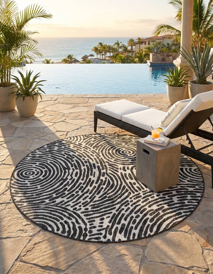Detail image of 6' x 6' Easy-Clean Modern Indoor / Outdoor Round Rug