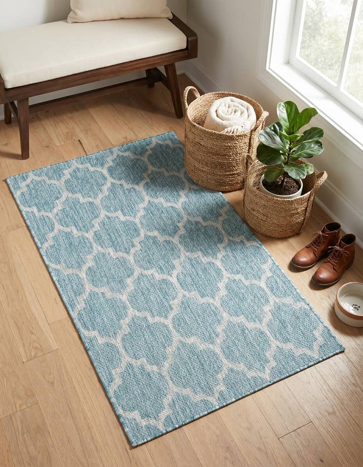 Detail image of 3' x 5' 3 Easy-Clean Lattice Indoor / Outdoor Rug
