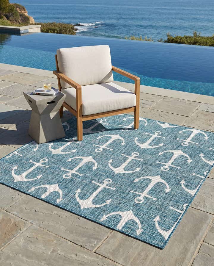 5' 3 x 5' 3 Easy-Clean Coastal Indoor / Outdoor Square Rug
