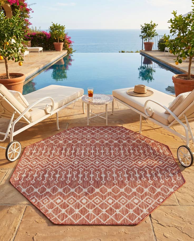 Detail image of 5' 3 x 5' 3 Easy-Clean Lattice Indoor / Outdoor Octagon Rug