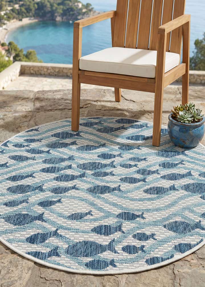 3' 1 x 3' 1 Easy-Clean Coastal Indoor / Outdoor Round Rug