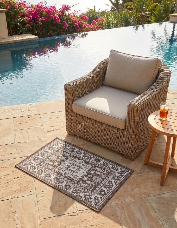 Detail image of 2' x 3' Easy-Clean Aztec Indoor / Outdoor Rug