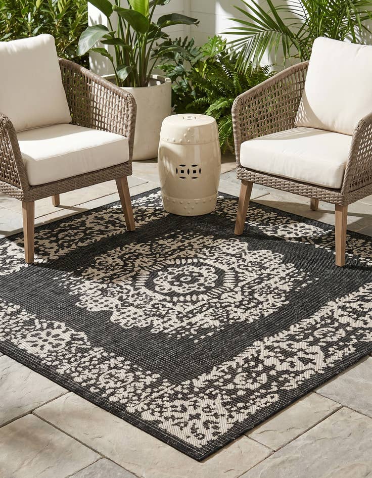 Detail image of 5' 3 x 5' 3 Easy-Clean Traditional Indoor / Outdoor Square Rug