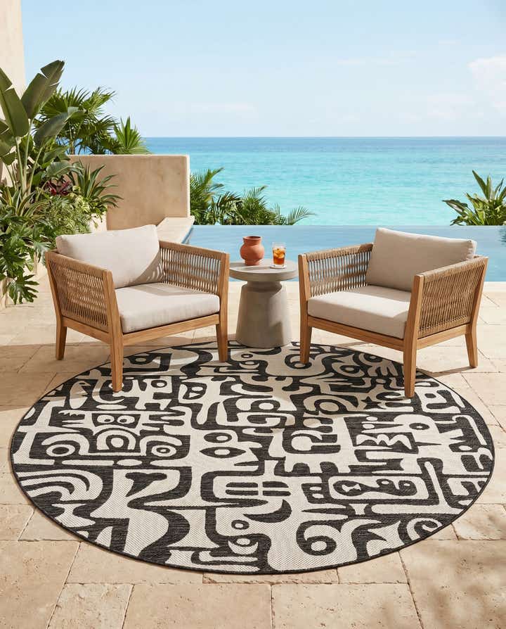 7' 10 x 7' 10 Easy-Clean Modern Indoor / Outdoor Round Rug