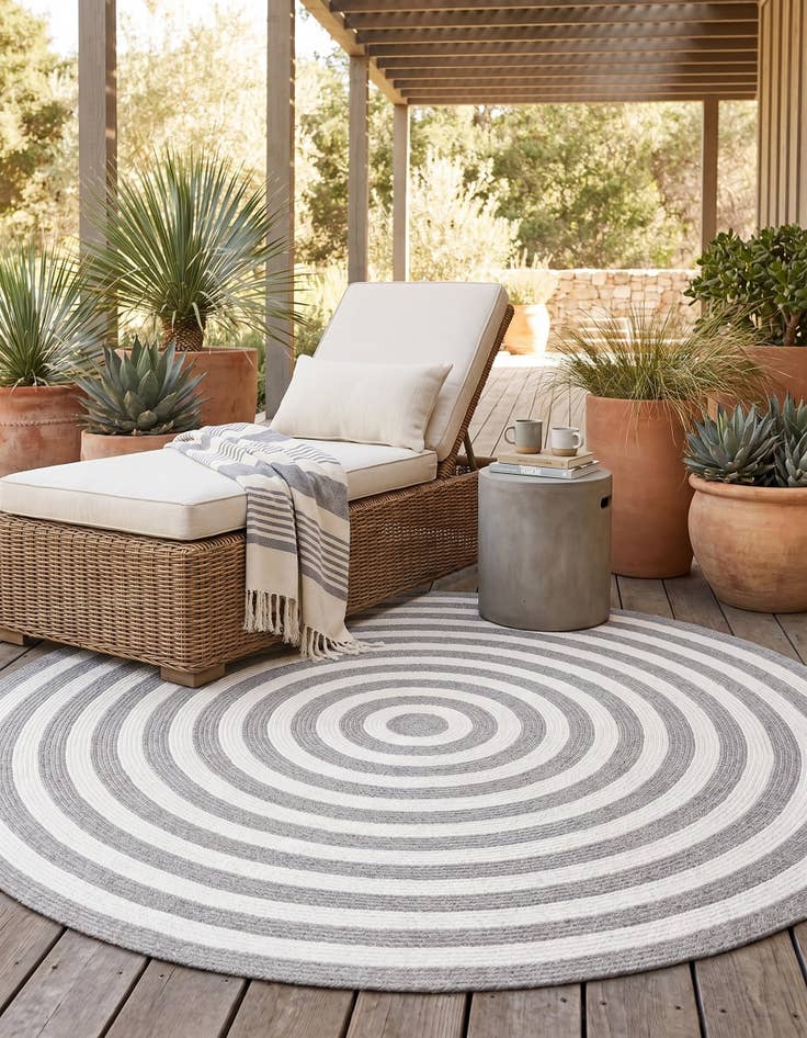 Detail image of 5' 3 x 5' 3 Easy-Clean Eco Verse Washable Indoor / Outdoor Round Rug