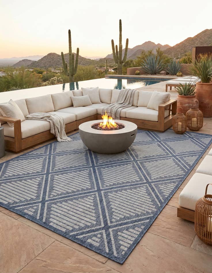 Detail image of 9' x 12' Easy-Clean Trellis Indoor / Outdoor Rug