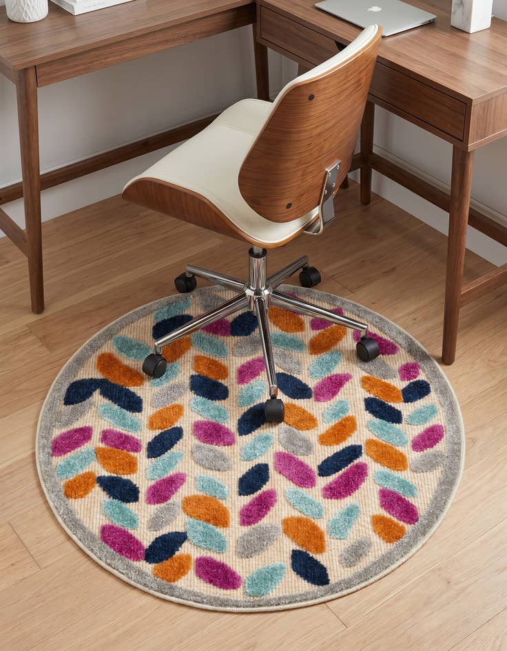Detail image of 3' 3 x 3' 3 Easy-Clean Aruba Indoor / Outdoor Round Rug